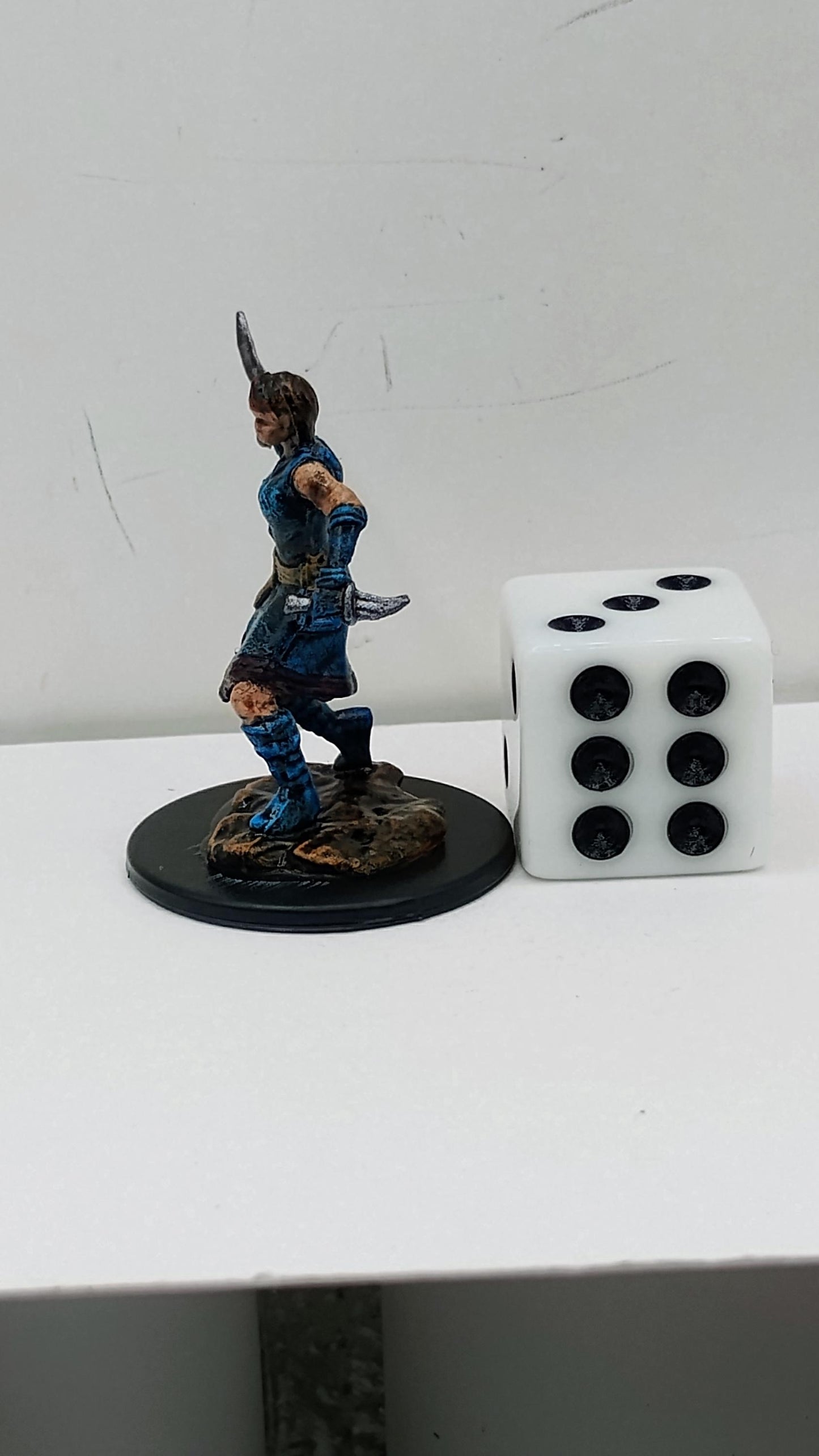 Human Rogue Miniature: Twin Blades, Blue Cloak