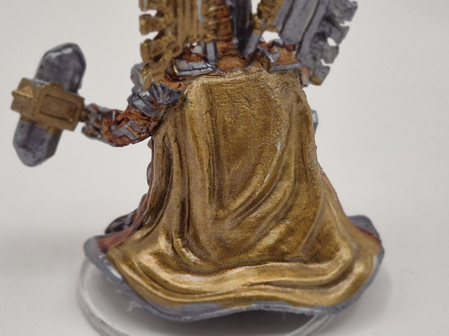Dwarf Paladin Miniature: Burnished Armor, Golden Cloak