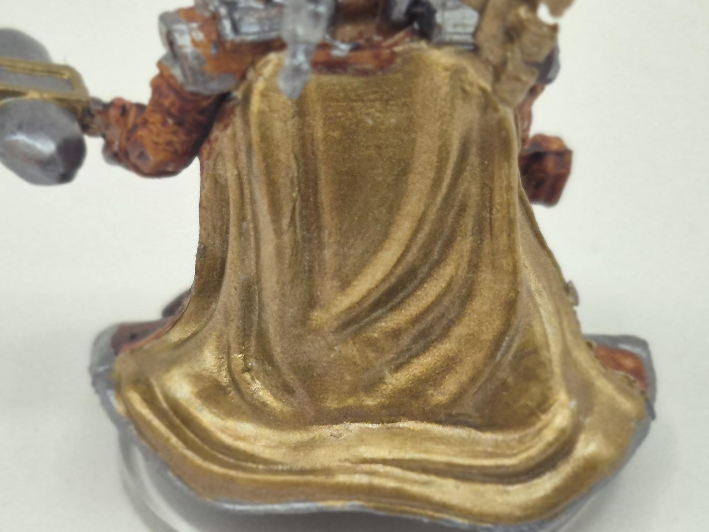 Dwarf Paladin Miniature: Bronze Armor, Gold Cloak