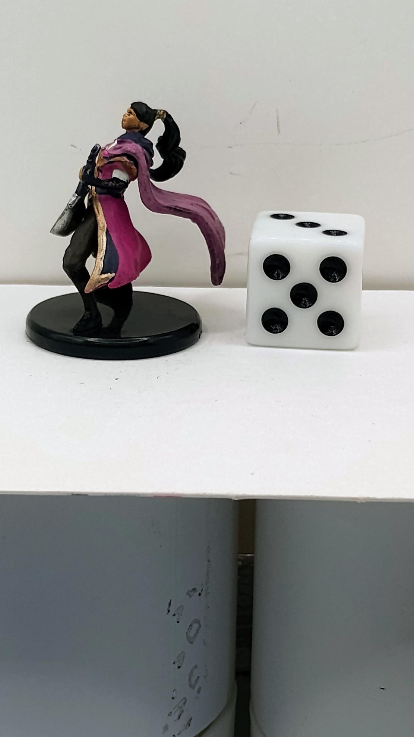 Human Bard Miniature: Violet Cloak, Silver Lute