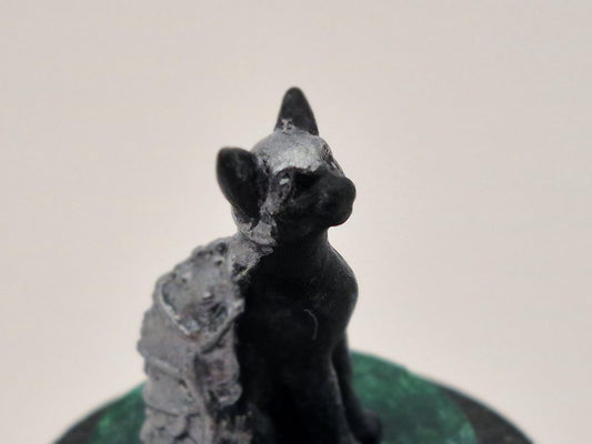Armored Cat Figurine: Wizard's Sentinel, Rogue's Companion