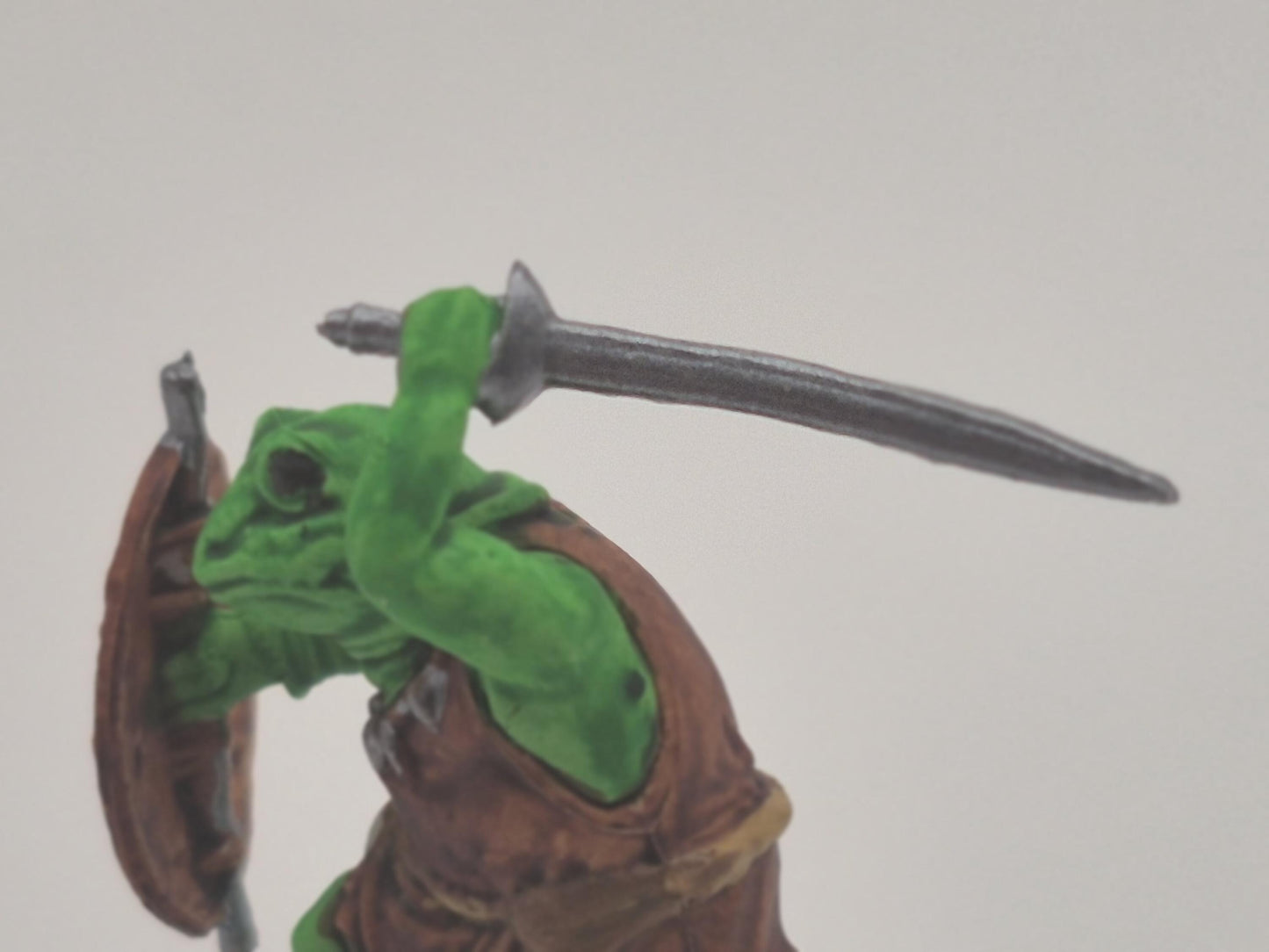 Bullywug Miniature: Leaping Frogfolk Warrior