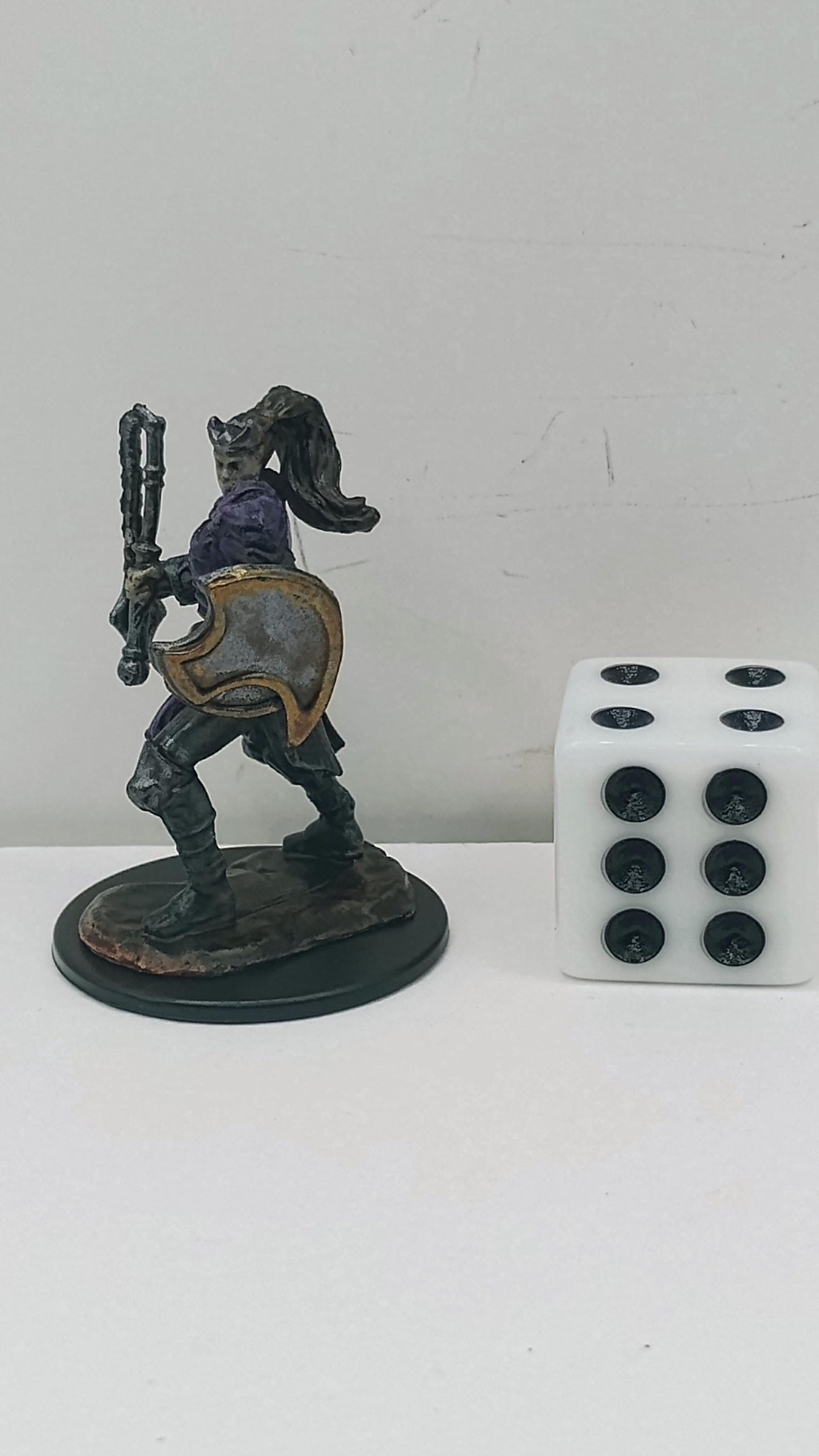 Elf Paladin Miniature: Purple Armor, Golden Trim