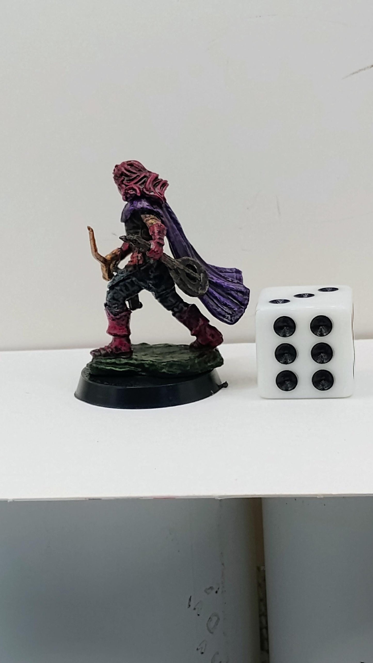 Human Bard Miniature: Violet and Crimson Lute Player