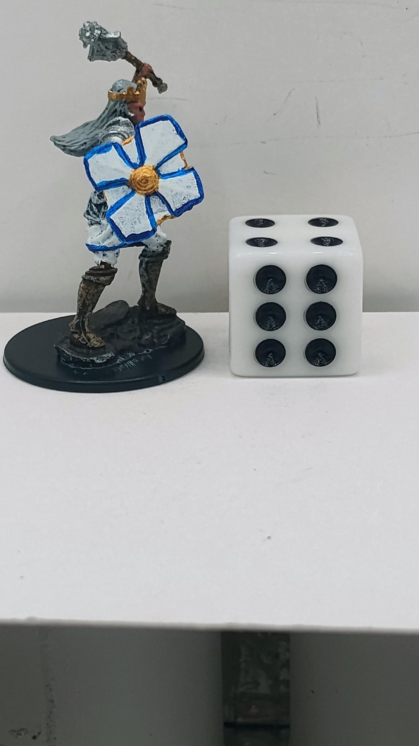 Human Cleric Miniature: Golden Crown, Mace & Shield