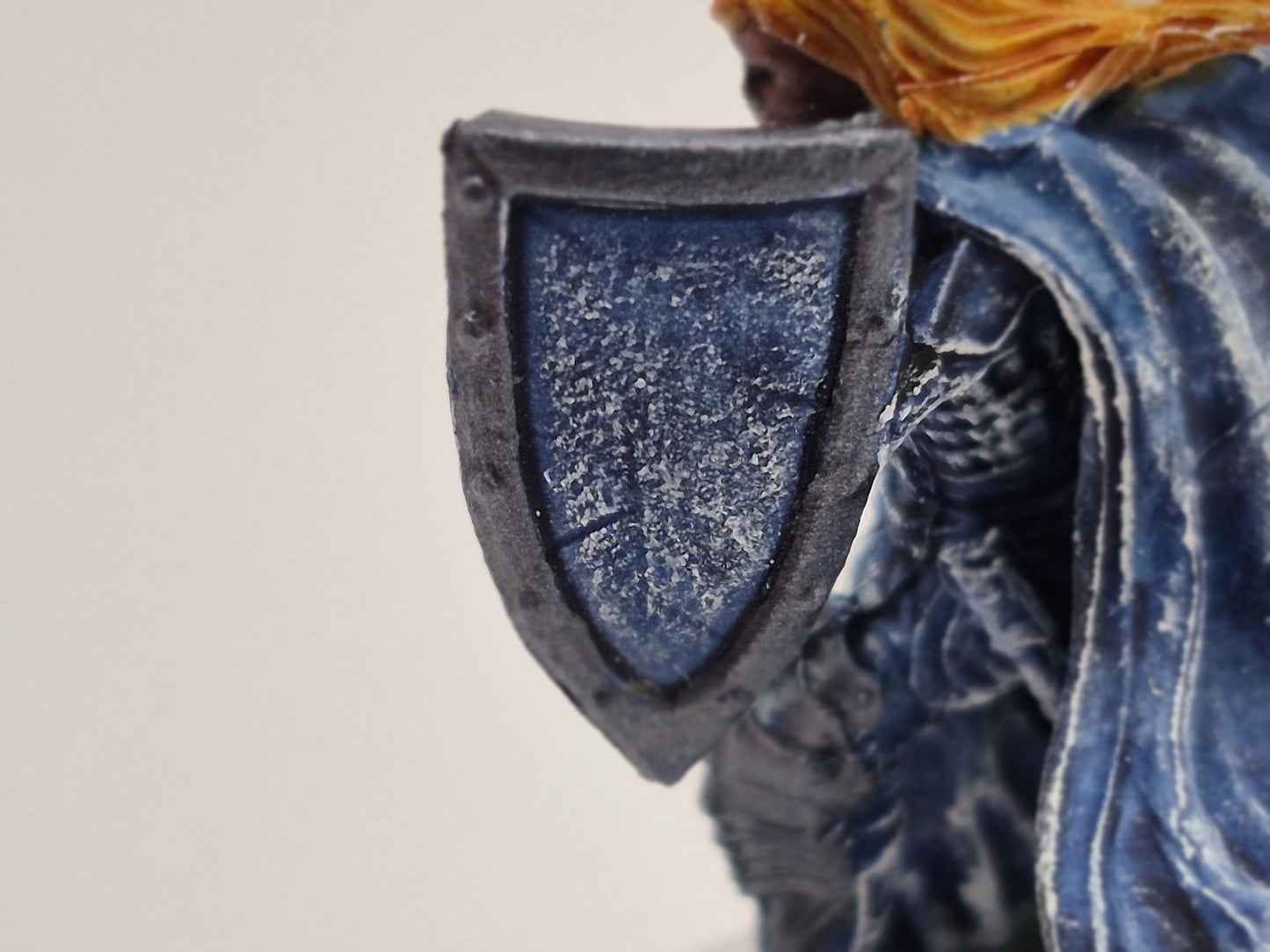 Human Paladin Miniature: Gleaming Armor, Flowing Blue Cloak