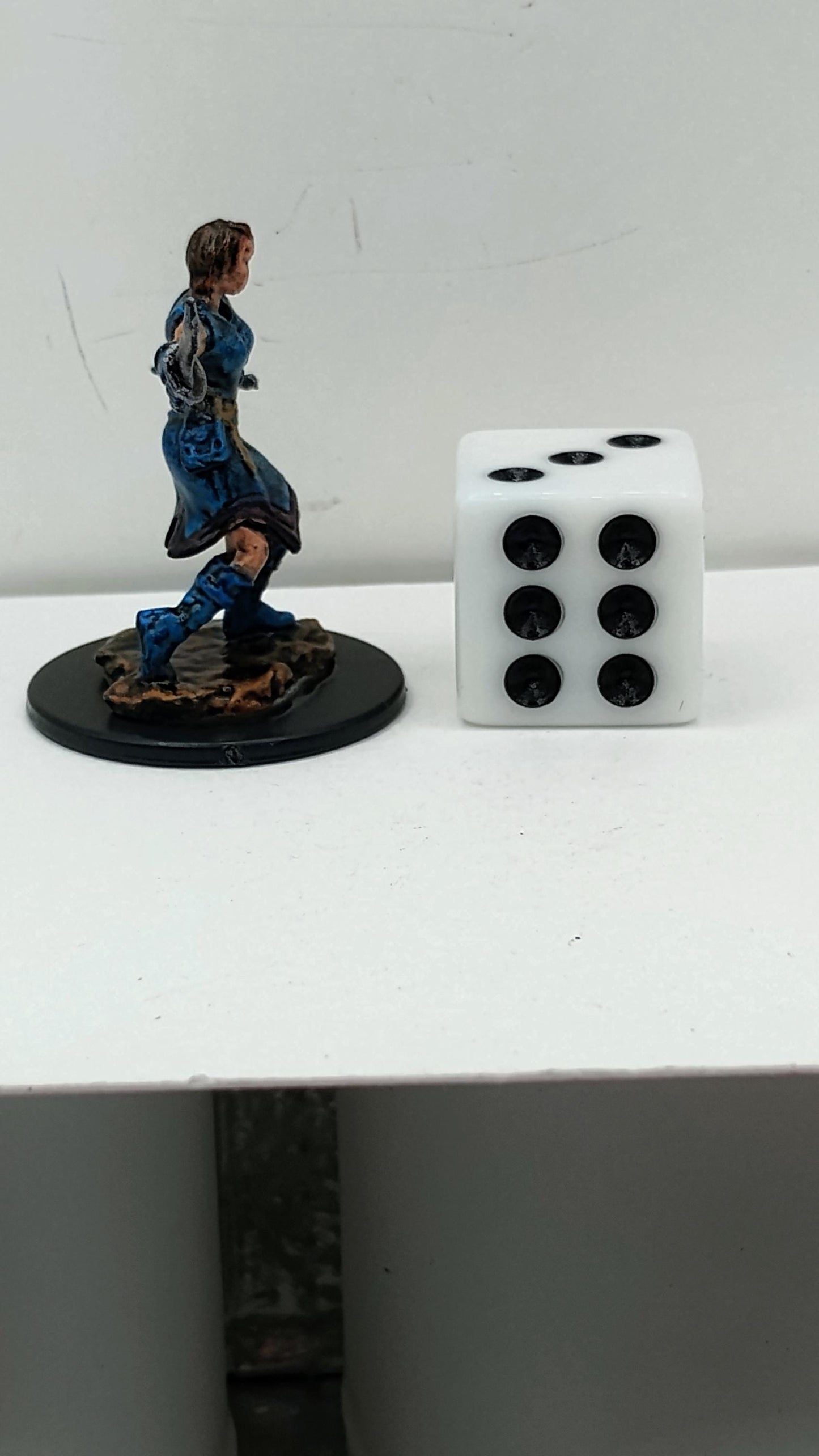 Human Rogue Miniature: Twin Blades, Blue Cloak