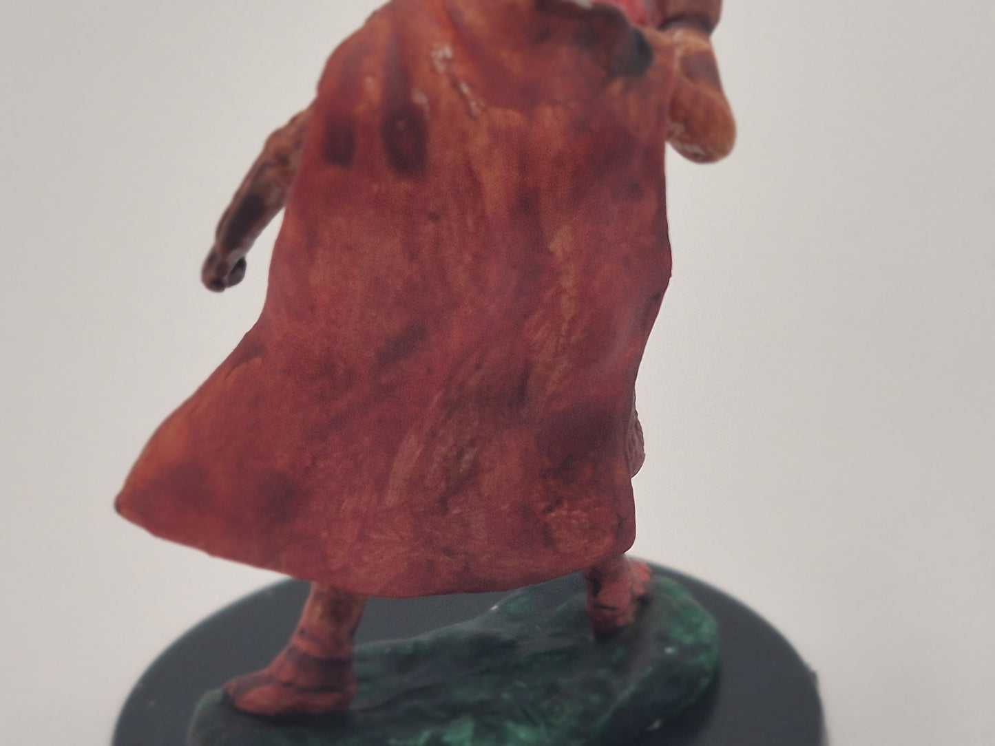 Human Sorceress Miniature: Red Armor Battle Mage