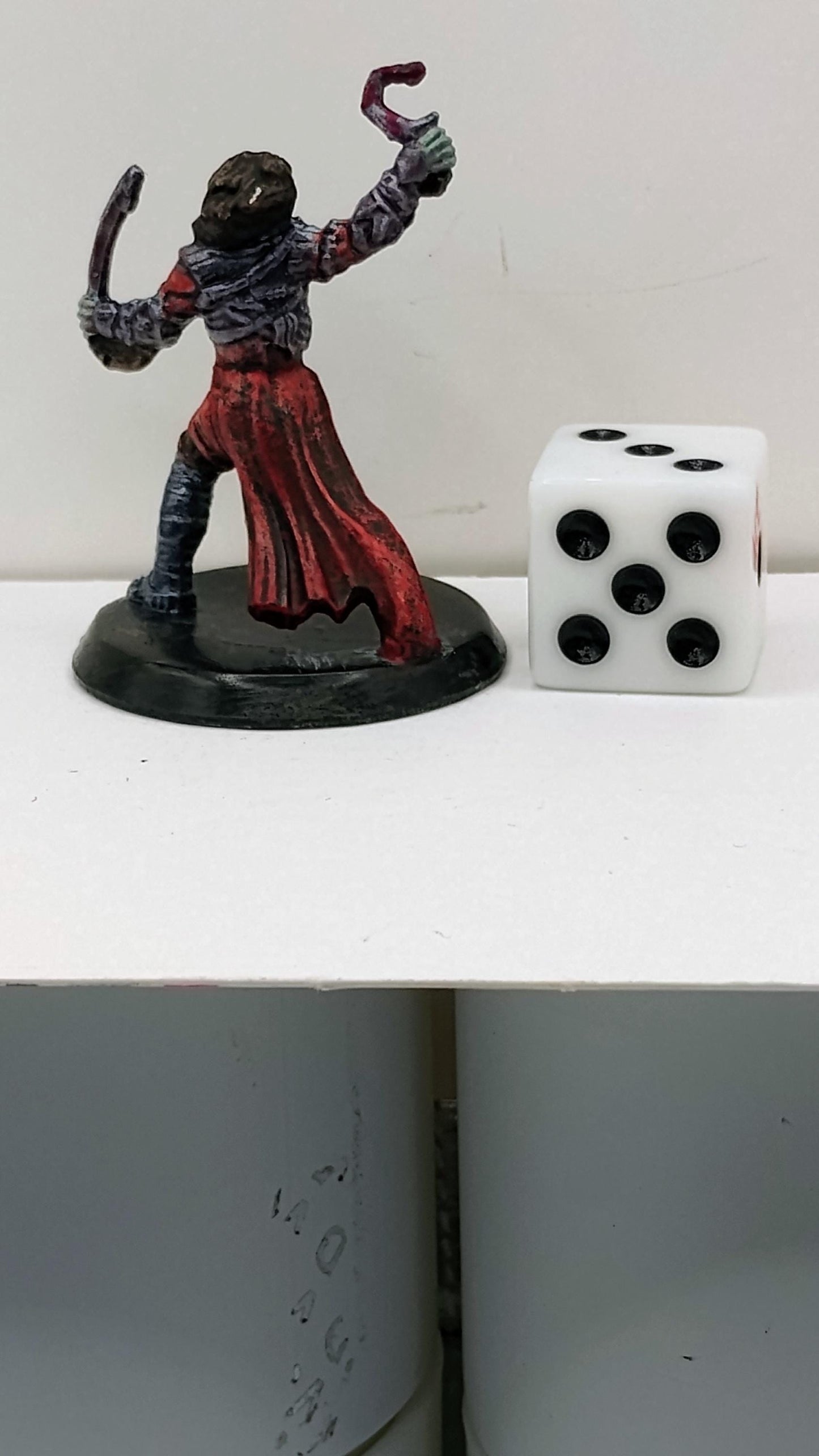 Kor Hookmaster Miniature: Crimson & Ash-Gray Armor