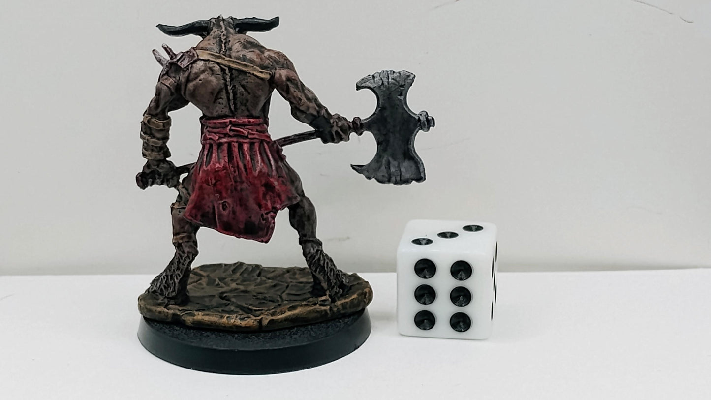 Cairne Bloodhoof Minotaur Chieftain: Fantasy Warrior