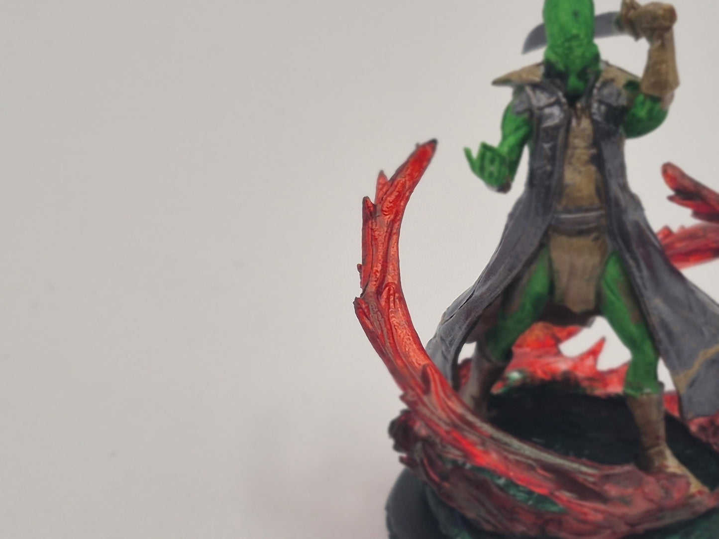 Ultroloth Miniature: Fearsome Yugoloth General