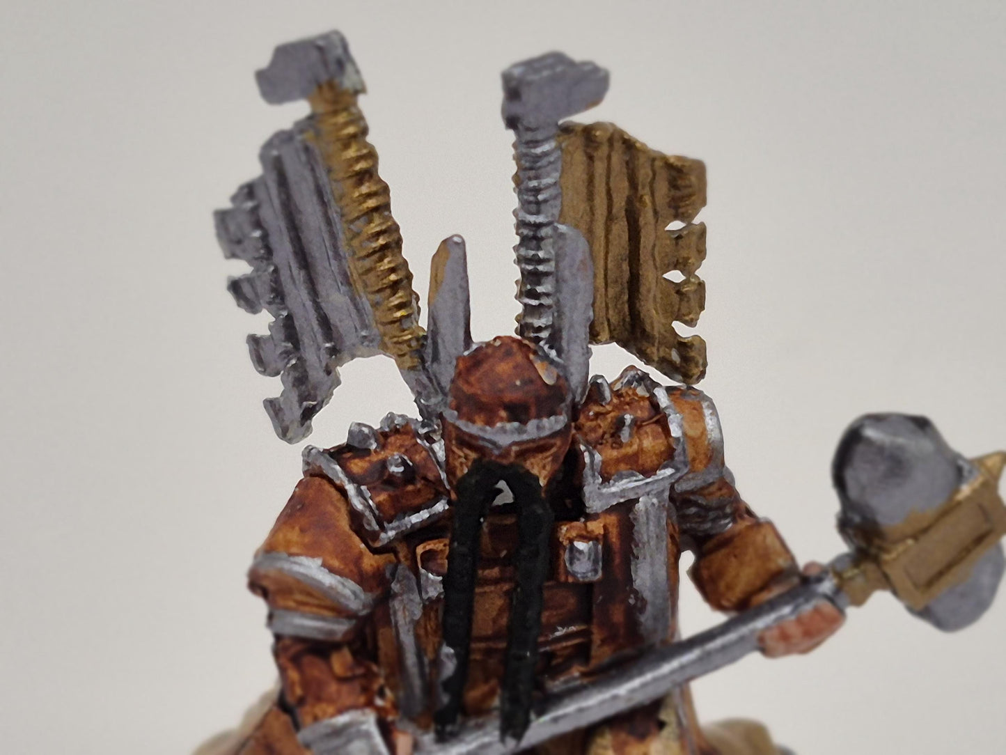 Dwarf Paladin Miniature: Burnished Armor, Golden Cloak