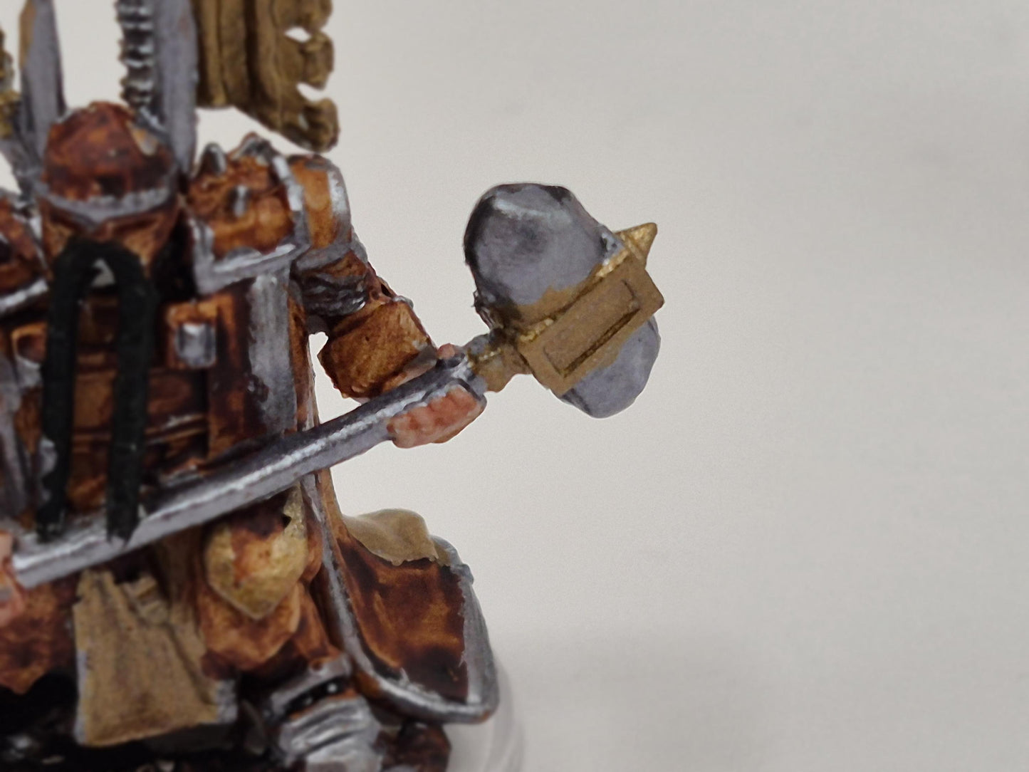 Dwarf Paladin Miniature: Burnished Armor, Golden Cloak