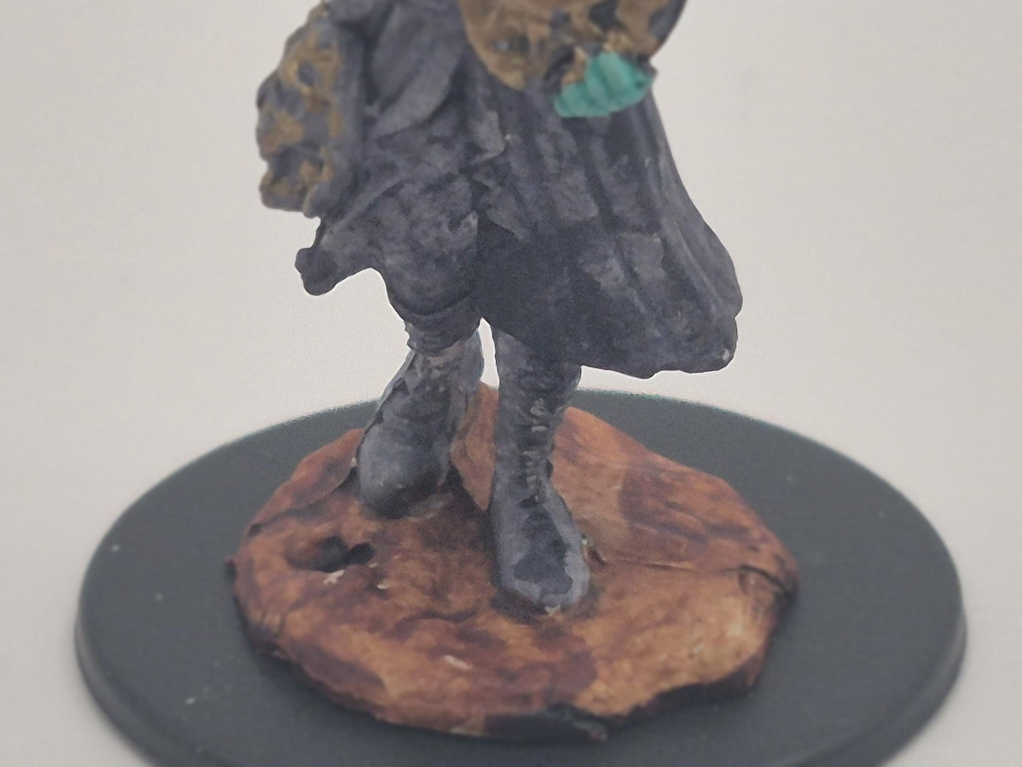 Yuan-Ti Adventurer Miniature: Serpentine Warrior with Golden Instrument